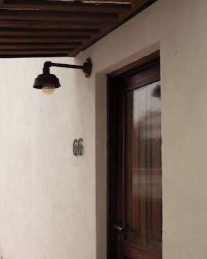 Deluxe Room, Courtyard View | Egyptian cotton sheets, premium bedding, down comforters, in-room safe