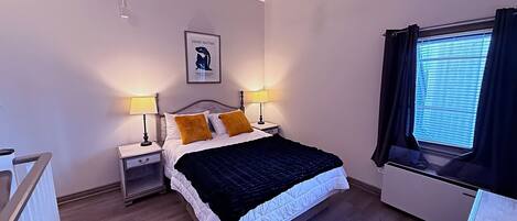 Condo, 2 camas Queen, para não fumantes, sacada | Espaço de trabalho para notebook, ferros/tábuas de passar roupa