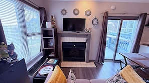 Appart'hôtel, 2 grands lits, non-fumeurs, balcon | Coin séjour