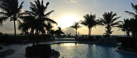 屋外プール、温水プール