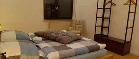 Bügeleisen/Bügelbrett, WLAN, Bettwäsche