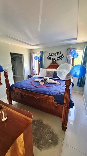 2 bedrooms, iron/ironing board, WiFi, wheelchair access - 2-bedroom apartment in Portmore with Security,AC ,beach front access and pool (Portmore)