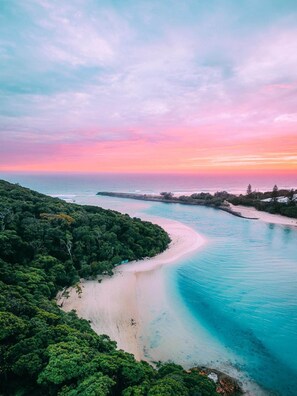 Beach towels - Burleigh Beach Escape • 50m to Sand • Newly Refurbished (Burleigh Heads)