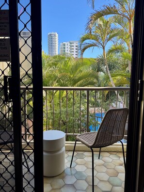 Property grounds - Burleigh Beach Escape • 50m to Sand • Newly Refurbished (Burleigh Heads)