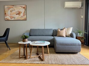 TV - Burleigh Beach Escape • 50m to Sand • Newly Refurbished (Burleigh Heads)