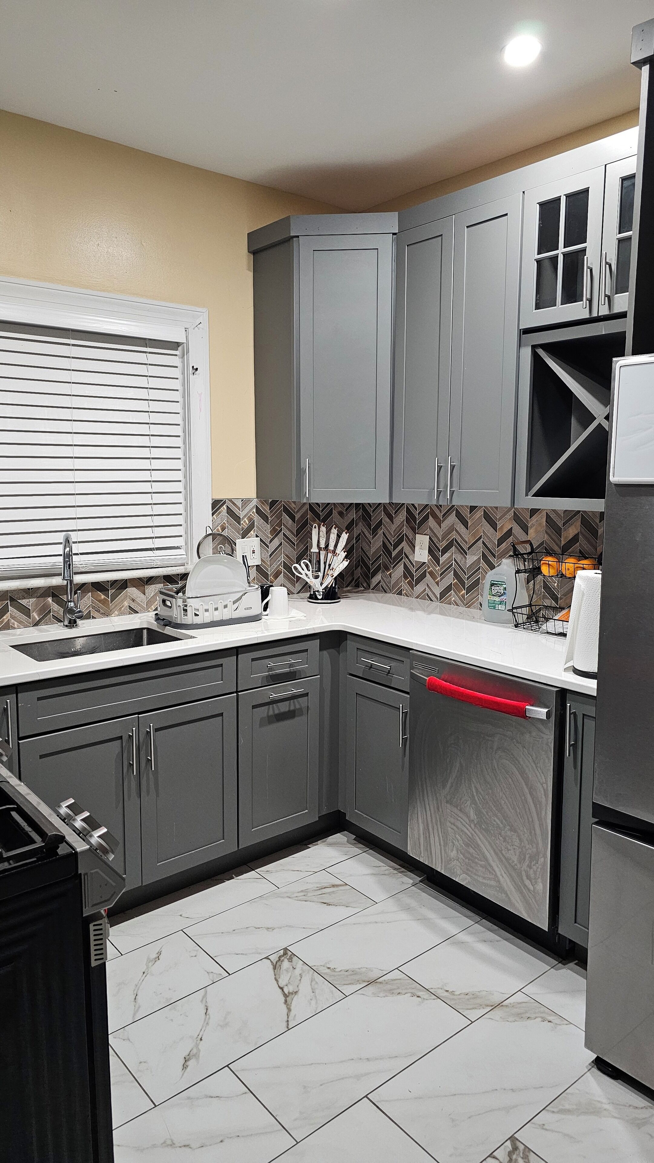 冰箱、微波炉、烤箱、炉灶