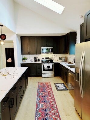 Private kitchen - Vibrant home in the heart of Austin (Austin)