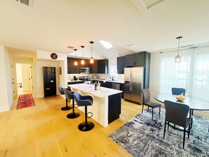 Private kitchen - Vibrant home in the heart of Austin (Austin)