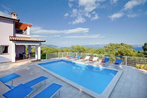 Pool - Villa Mirta an peaceful escape near beaches (Crni)