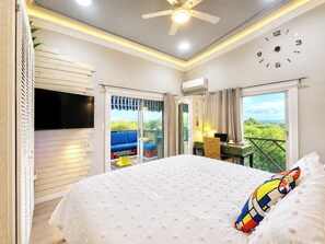Desk, iron/ironing board, free WiFi, bed sheets - Modern 2BR King Suite • 5 Min to Baby Beach • Fast WiFi • Sleeps 4 (Ceru Colorado)