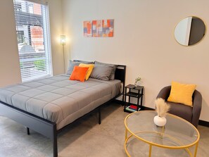 Iron/ironing board, WiFi, bed sheets