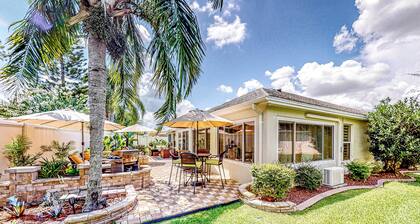 1 Mi to Lake Sumter! Family Retreat w/ Large Patio