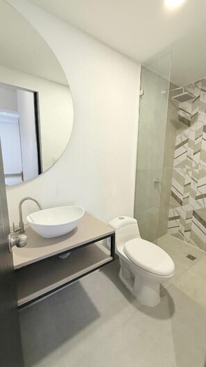 豪華客房 | 浴室 | 毛巾、肥皂、衛生紙