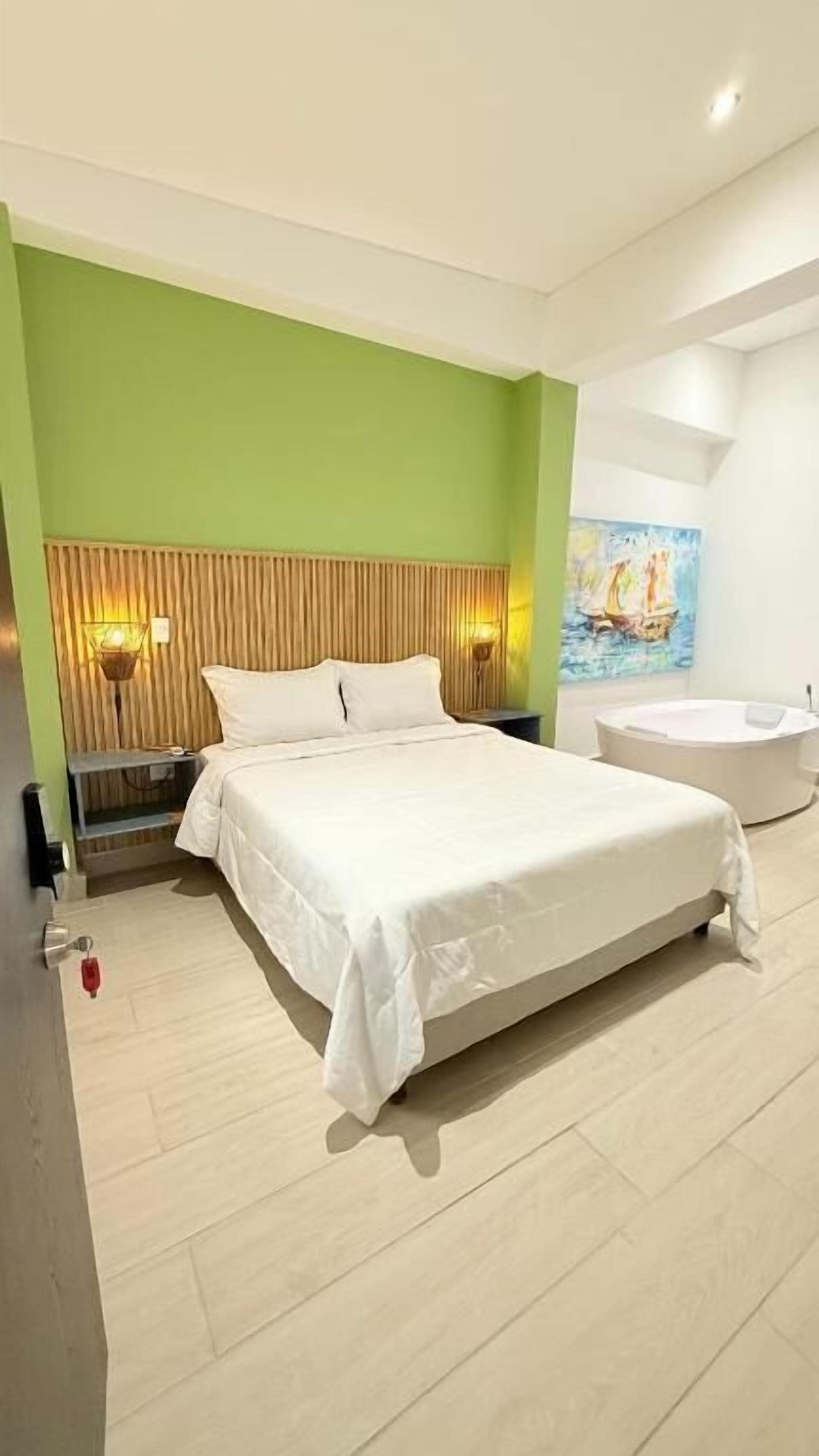 Deluxe Room | Free WiFi, bed sheets