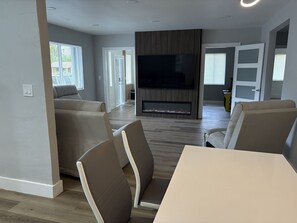 Interior - Palmitas Hollywood The Gateway Home (Hollywood)