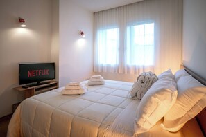 WiFi, bed sheets