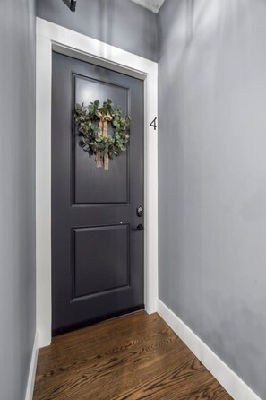 Interior - Downtown Urban Loft above Restaurants (Perryville)