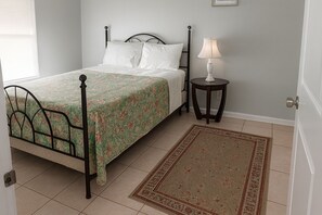 Bed sheets - Beautiful 3-bedroom apartment with AC in Fort Myers (Fort Myers)