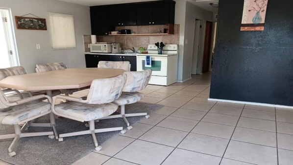 Dining - GpL 3115 A 3 Bed 1 Bath (Fort Myers)