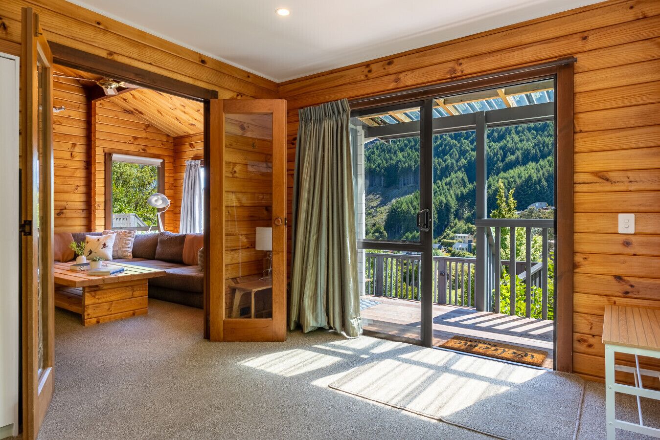 TV, fireplace, computer monitors