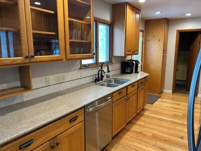 Fabulous 5-bedroom house in quiet neighborhood 5 minutes from TBK sports complex