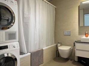 Hair dryer, towels, soap, toilet paper - Modern and bright home by Prime Tower with workspaces & balcony (Zürich)