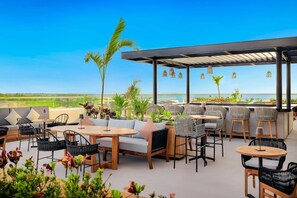 تناول الطعام بالخارج