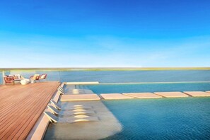 حمّام سباحة خارجي