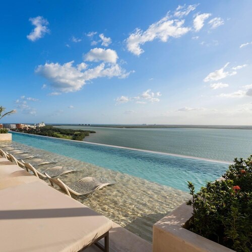 Hyatt Vivid Grand Island Cancun-all Inclusive Adults Only