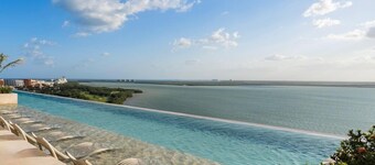 Hyatt Vivid Grand Island Cancun-all Inclusive Adults Only