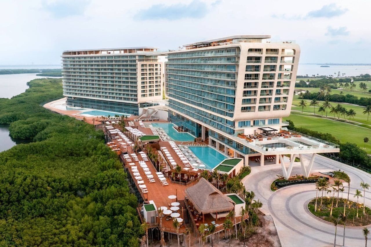 المنشأة من الخارج