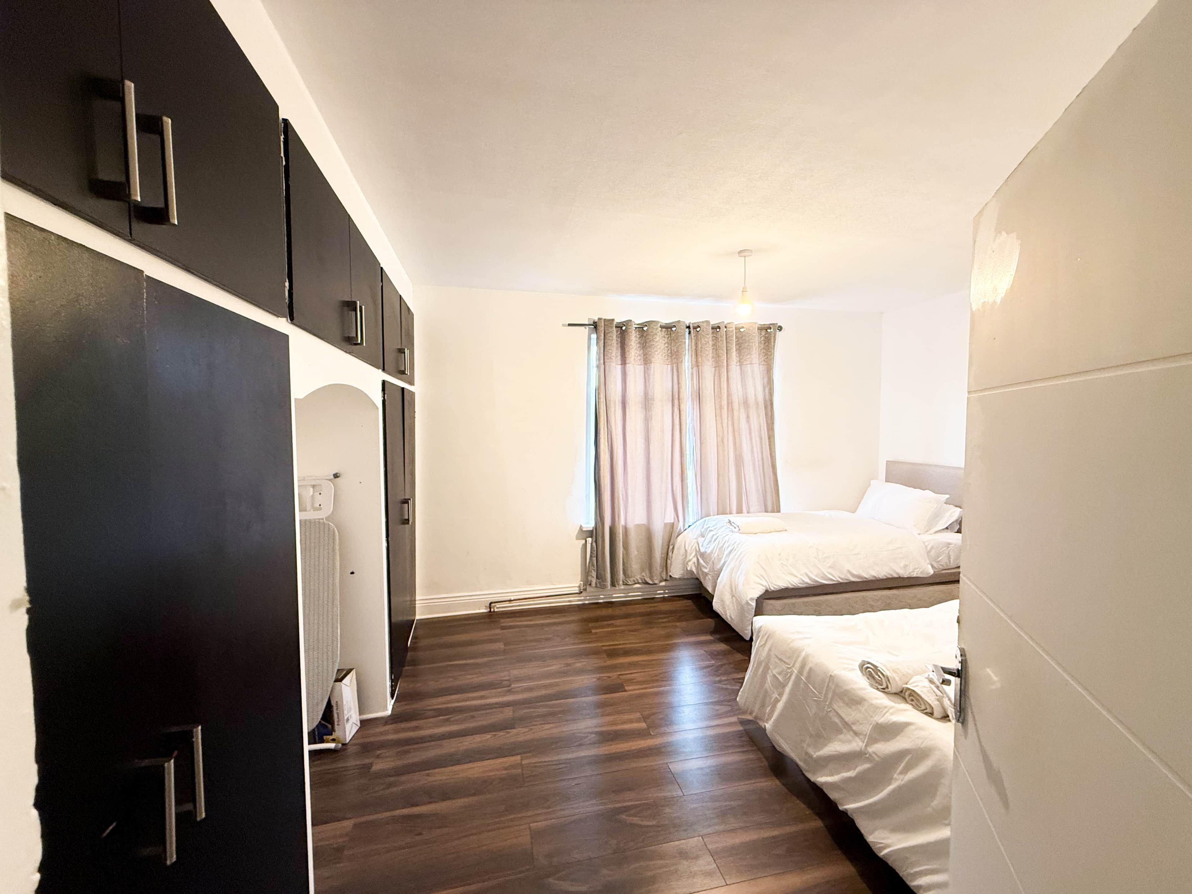 3 Schlafzimmer, Schreibtisch, Bügeleisen/Bügelbrett, kostenloses WLAN