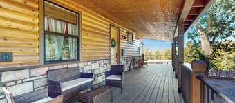 Cabin w/ Hot Tub Near Gila National Forest