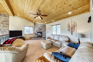 TV, fireplace, DVD player, stereo