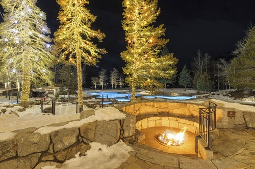 Ski-In/Ski-Out! Valley-View Unit w/ Resort Perks!