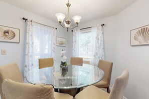 Dining - Myrtle Beach Getaway w/ Outdoor Pool, Near Outlets (North Myrtle Beach)