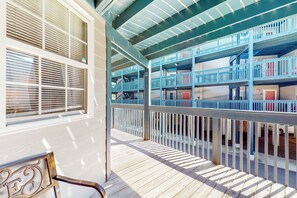 Terrace/patio - Myrtle Beach Getaway w/ Outdoor Pool, Near Outlets (North Myrtle Beach)