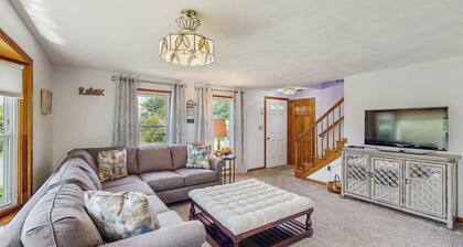 1 Mi to Dtwn Nantucket! Family Getaway w/ Deck