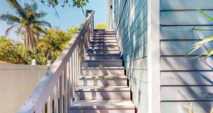 Modern Dog-Friendly apartment - kitchenette & Yard