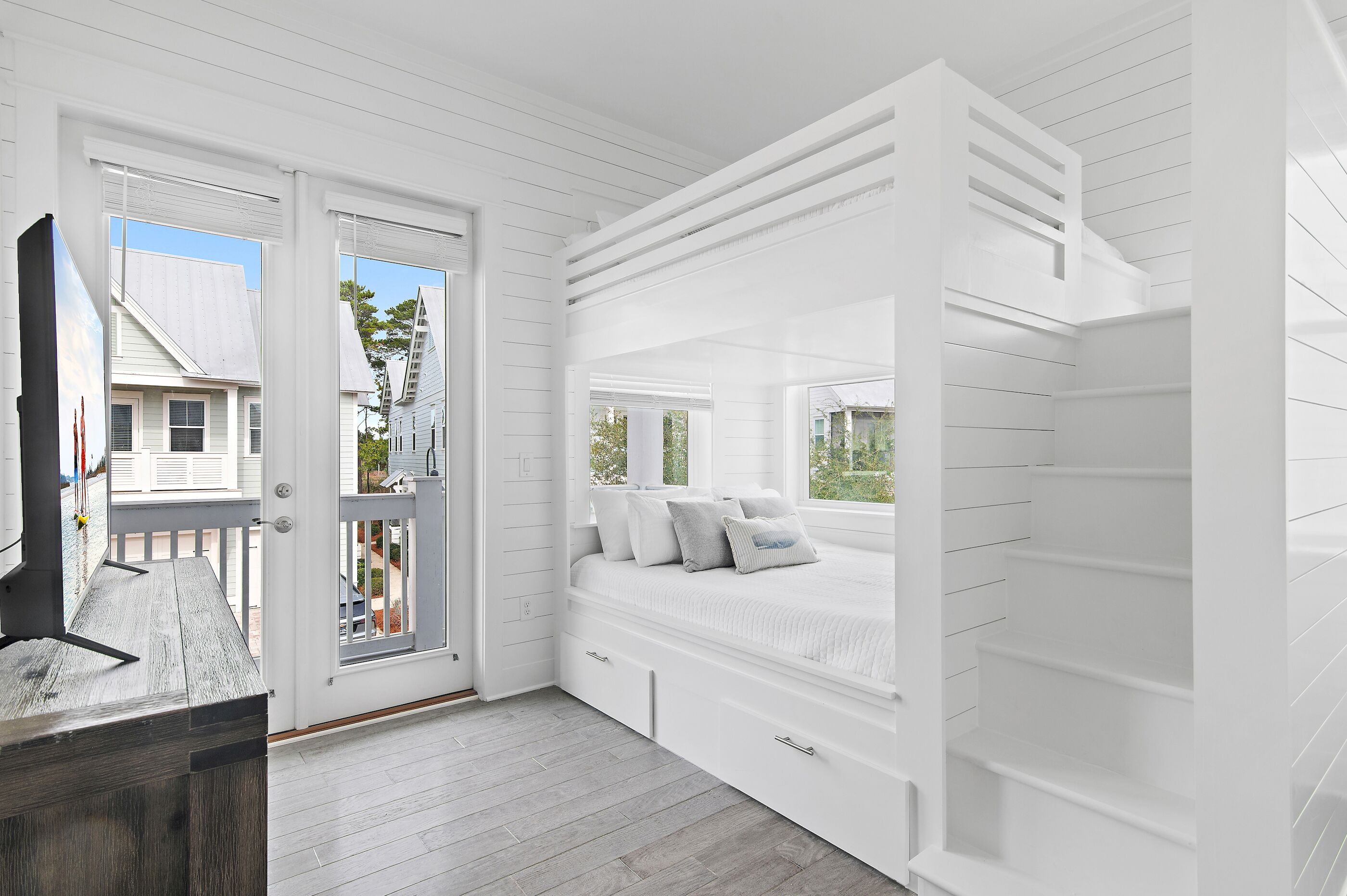 2 室のベッドルーム、アイロン / アイロン台、旅行用ベビーベッド、WiFi (無料)