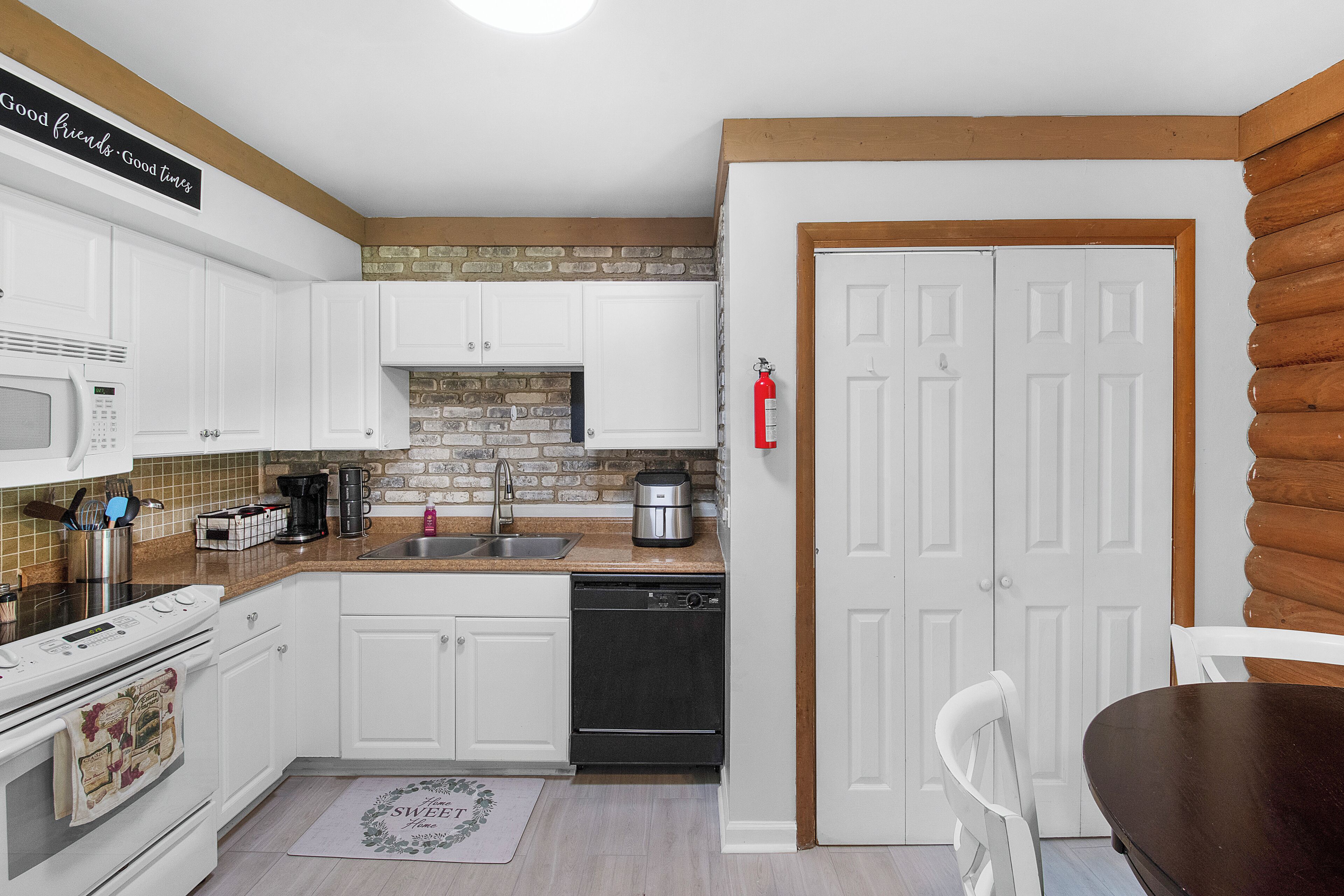 Mikrowelle, Ofen, Herdplatte, Geschirrspüler