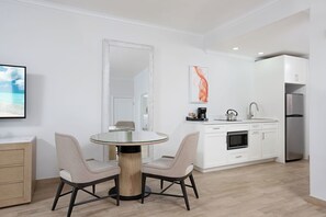 ميكروويف، موقد طهي مسطح، غسالة أطباق