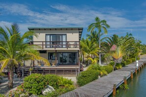 Exterior - Placencia Lagoon: 2BR Waterfront Rental (Placencia)