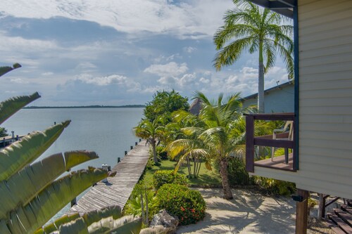 Placencia Lagoon: 2BR Waterfront Rental