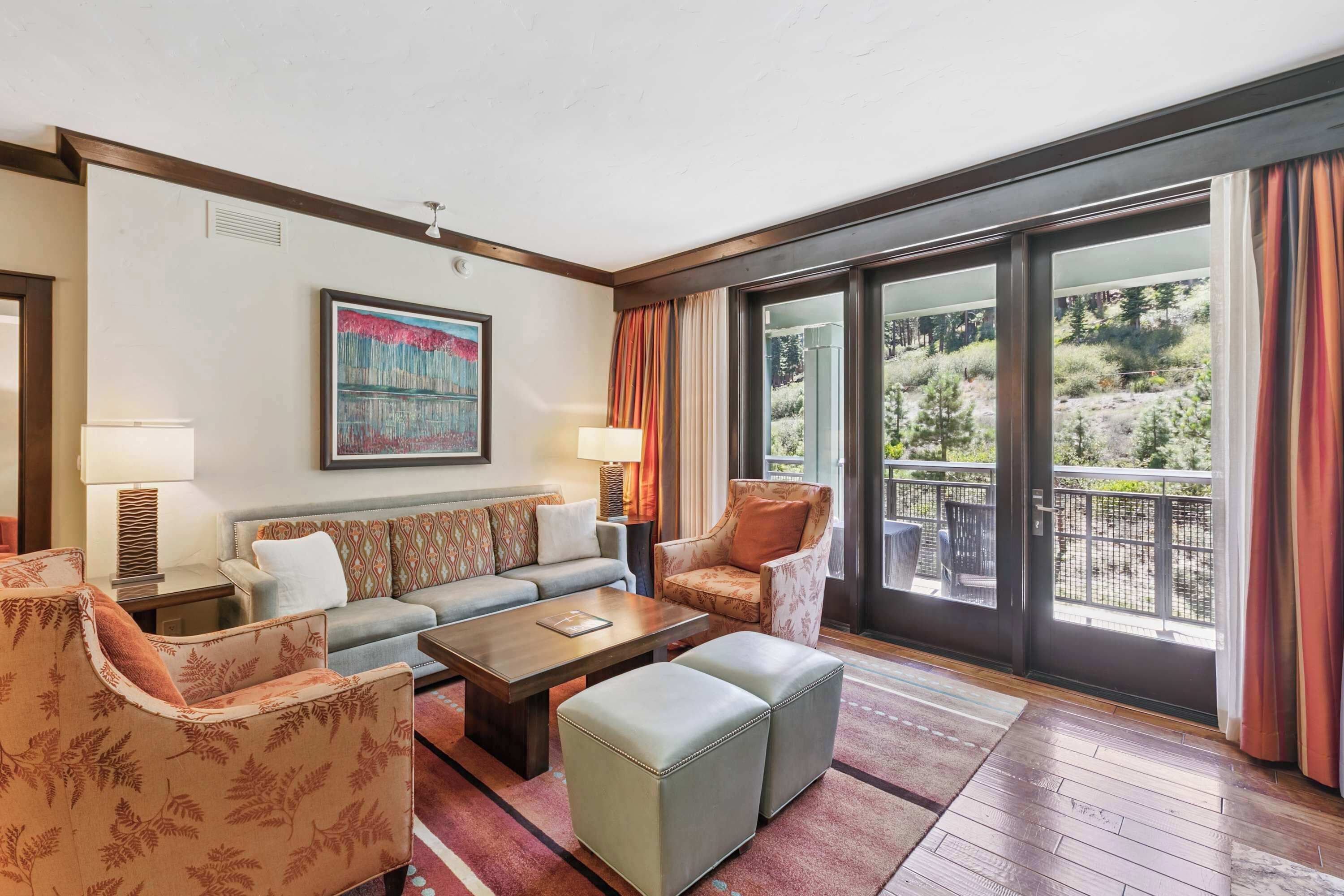 Una Smart TV, una chimenea