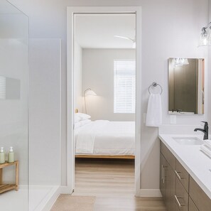 Free WiFi, bed sheets - Private Cave Creek Hideaway 1 Block from Downtown Restaurants and Shops! (Cave Creek)