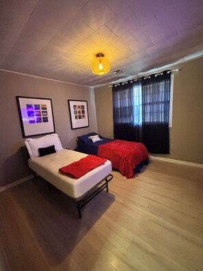 3 habitaciones, wifi gratis, ropa de cama y acceso para silla de ruedas 