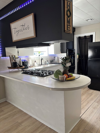Southern Charm - 3 Bedroom home on the Mardi Gras parade route.Sleeps 8