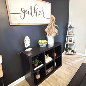 Interior - Southern Charm - 3 BR pet friendly home on the Mardi Gras parade route. (Houma)