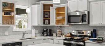 COPPER RIDGE - 4BR Ranch with Air Hockey, Mini Pool Table, Foosball & Arcade!